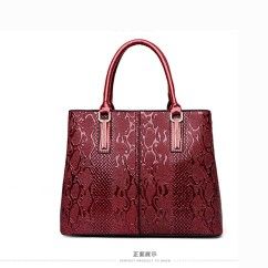 Elevate Your Style with Our Elegant Snakeskin Pattern PU Handbag