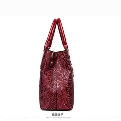 Elevate Your Style with Our Elegant Snakeskin Pattern PU Handbag