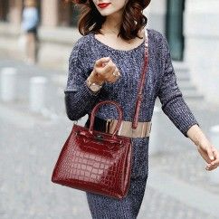 legant Crocodile Pattern PU Handbags - Stylish and Durable Accessories