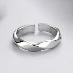 Mobius Ring Couple Band — A Symbol of Eternity and Infinite Elegance