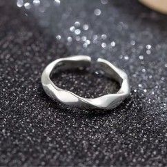 Mobius Ring Couple Band — A Symbol of Eternity and Infinite Elegance